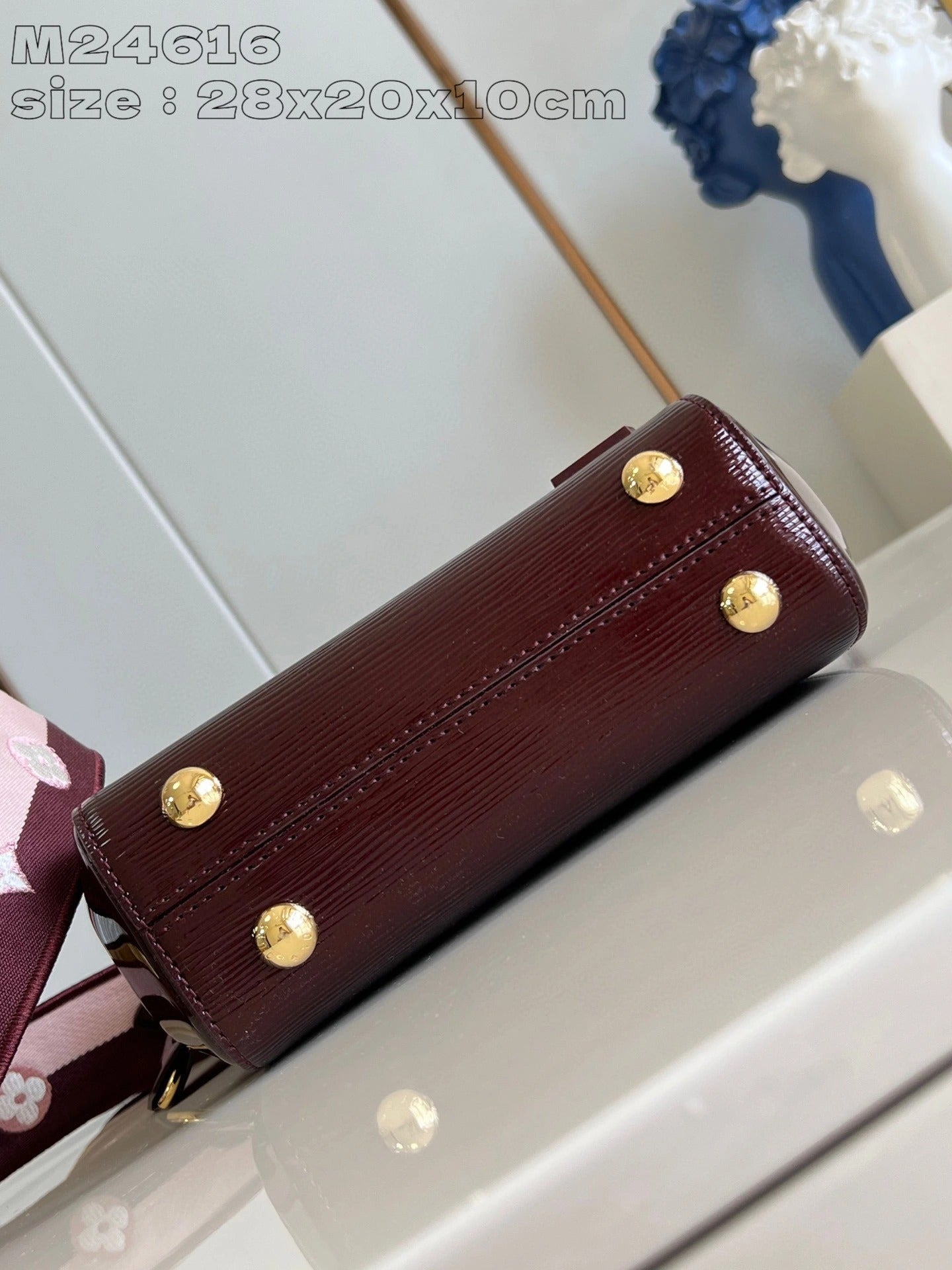 LOUIS VUITTON BAG