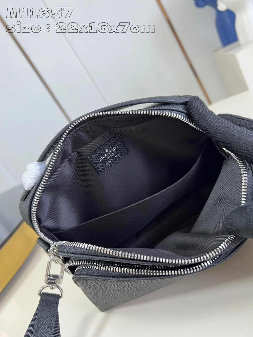 LOUIS VUITTON BAG