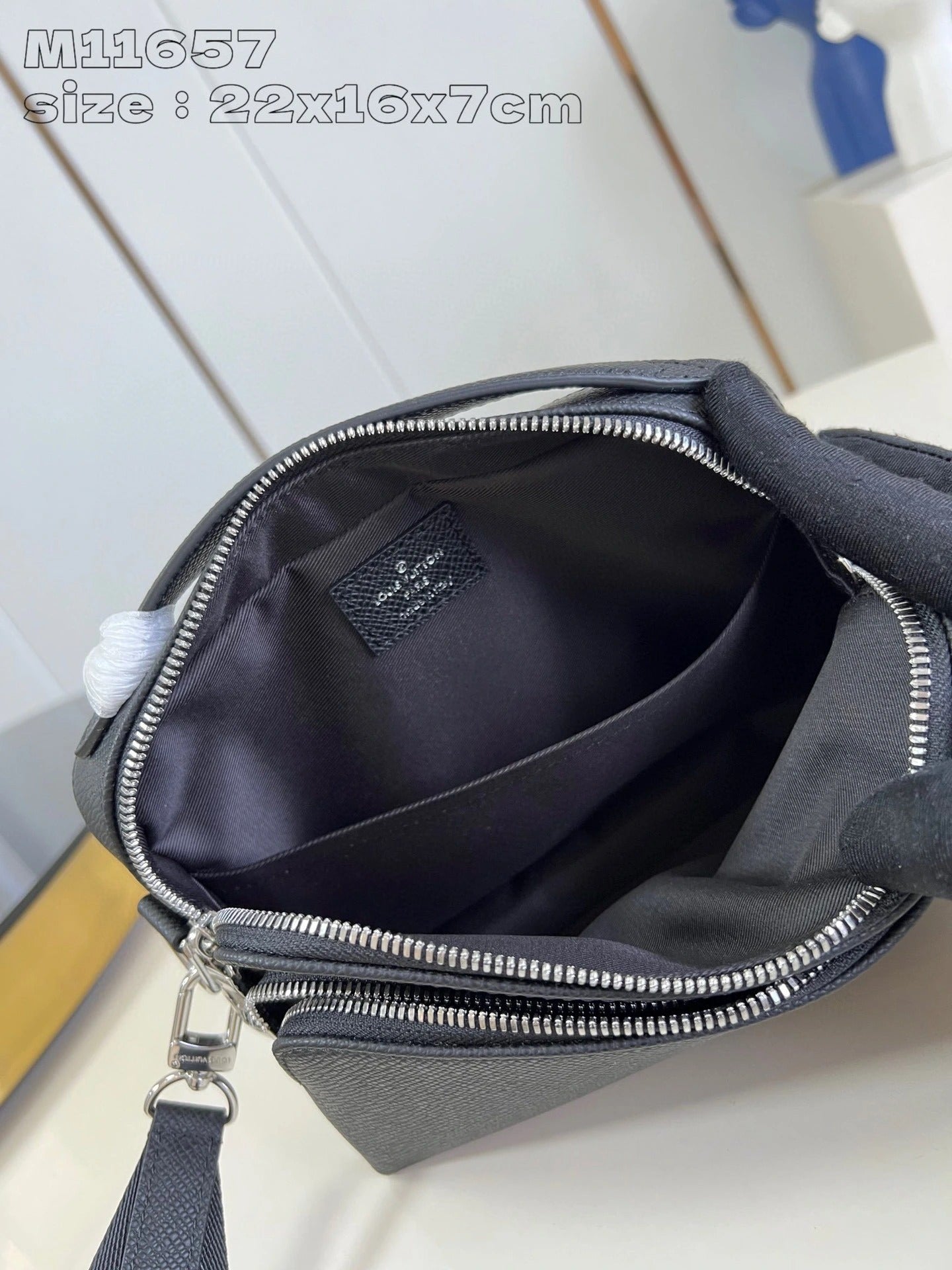 LOUIS VUITTON BAG