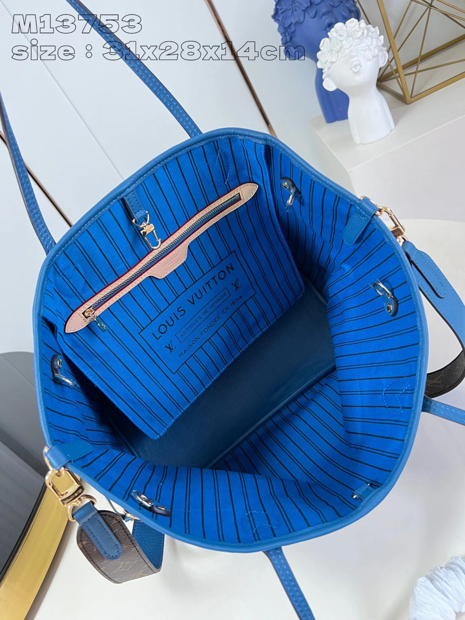 LOUIS VUITTON BAG