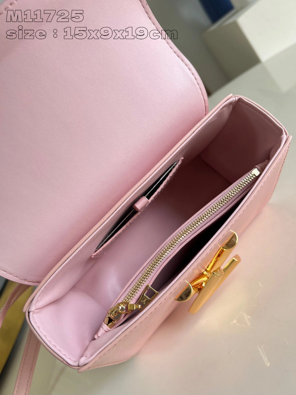 LOUIS VUITTON BAG