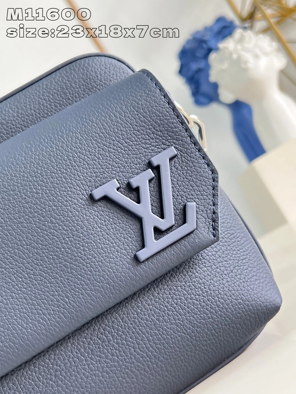 LOUIS VUITTON BAG
