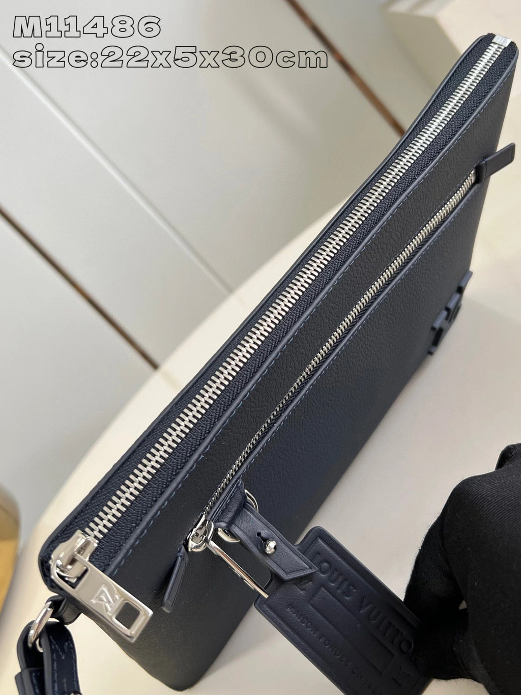 LOUIS VUITTON BAG