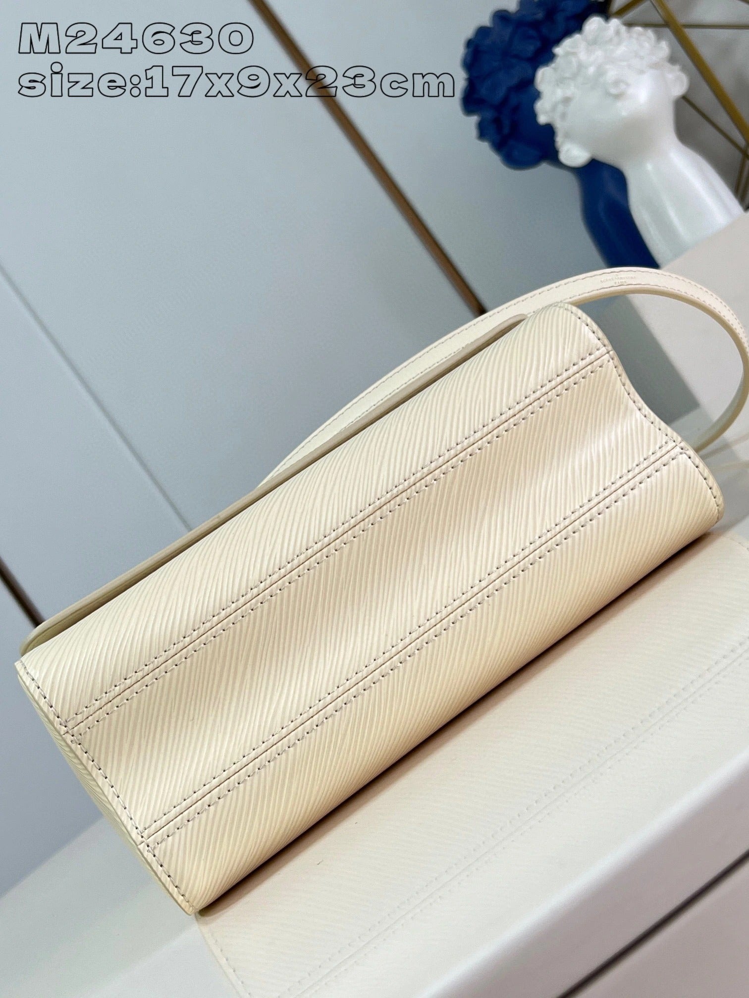 LOUIS VUITTON BAG