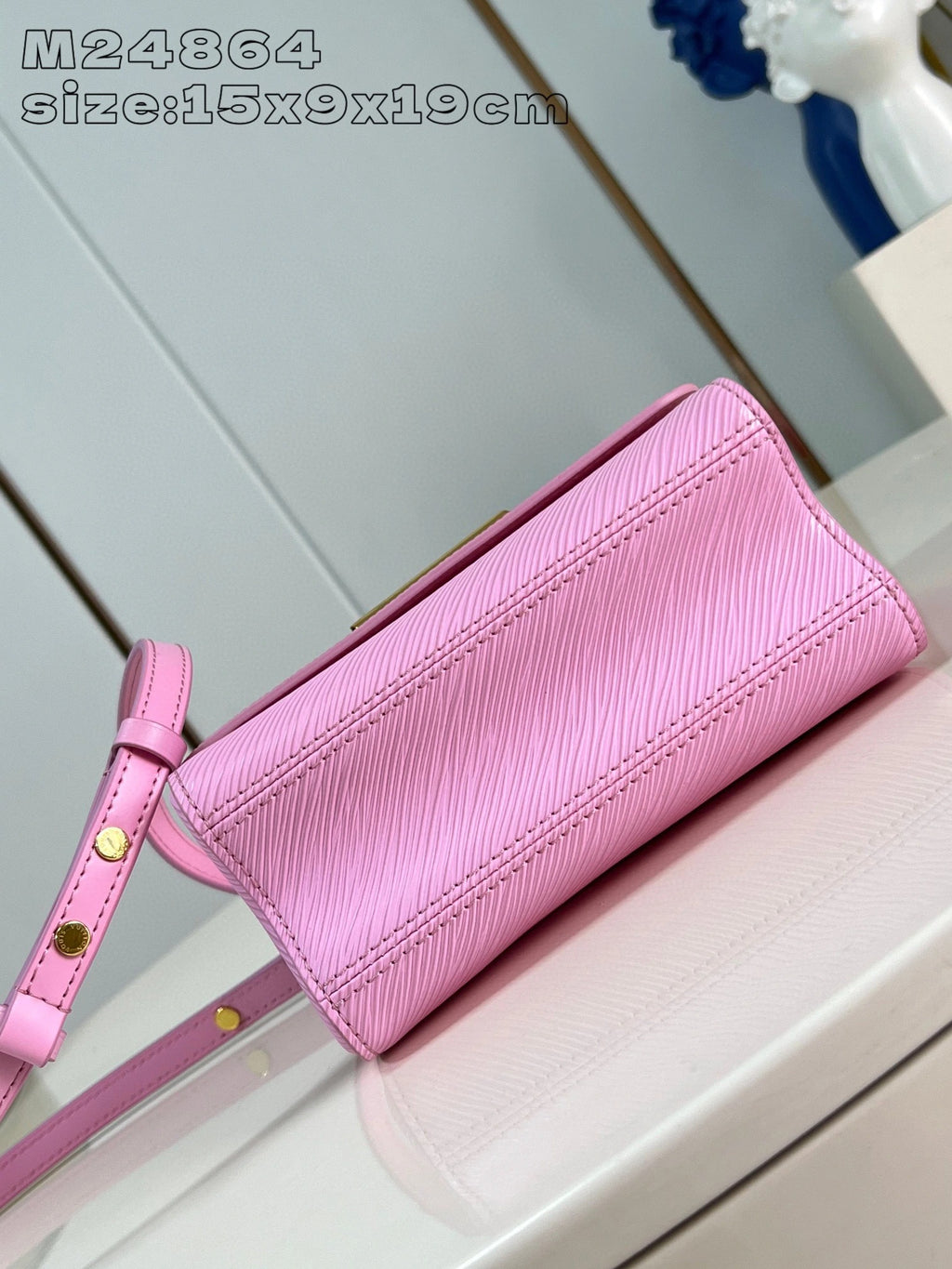 LOUIS VUITTON BAG